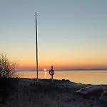 Beachfront Family Retreat - By Traum Næs