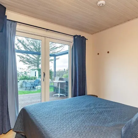 Beachfront Family Retreat - By Traum Næs