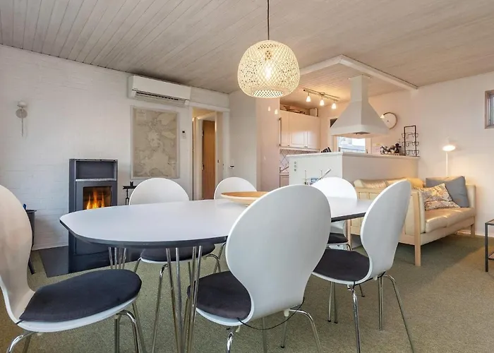 Nyaraló Beachfront Family Retreat - By Traum