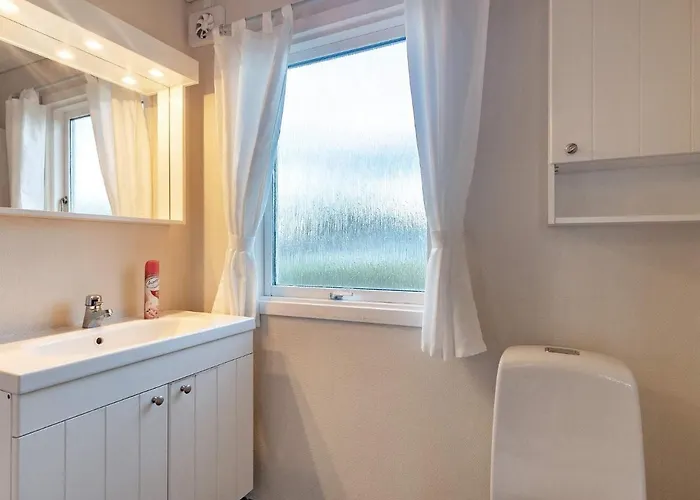 Beachfront Family Retreat - By Traum Nyaraló Næs