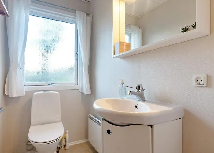 Beachfront Family Retreat - By Traum Nyaraló