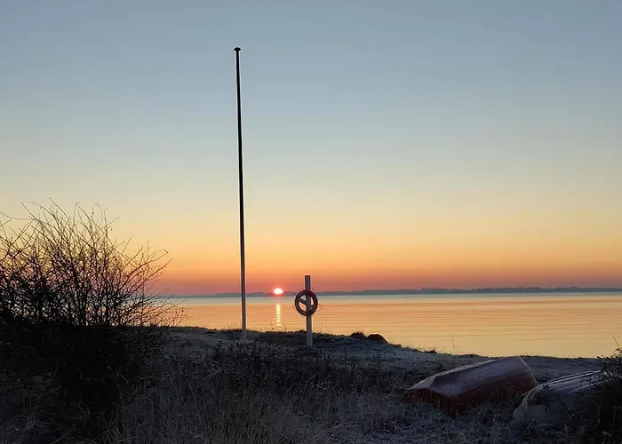 Beachfront Family Retreat - By Traum Næs